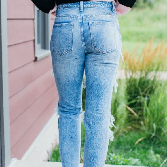 DISTRESSED JEANS - Picture 3 of 3